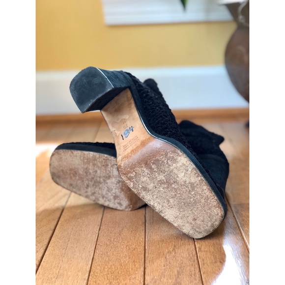 Textured Leather Elastic Block Heel Bootie - Picture 4 of 4